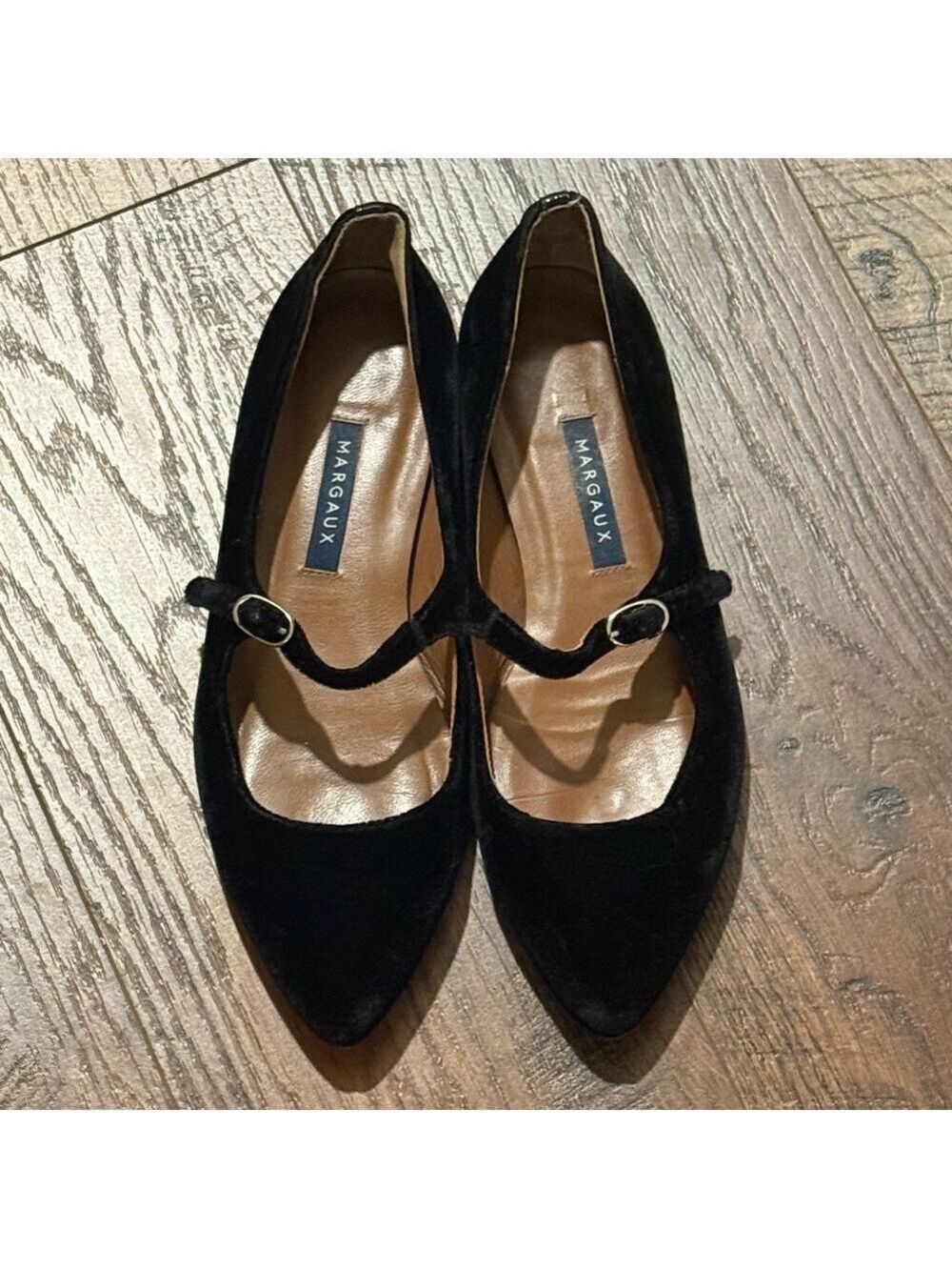 MARGAUX Black Velvet Women's Shoes. Size 37 M